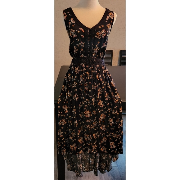 torrid Dresses & Skirts - [torrid] High Low Crochet Trim Floral Sleeveless Dress